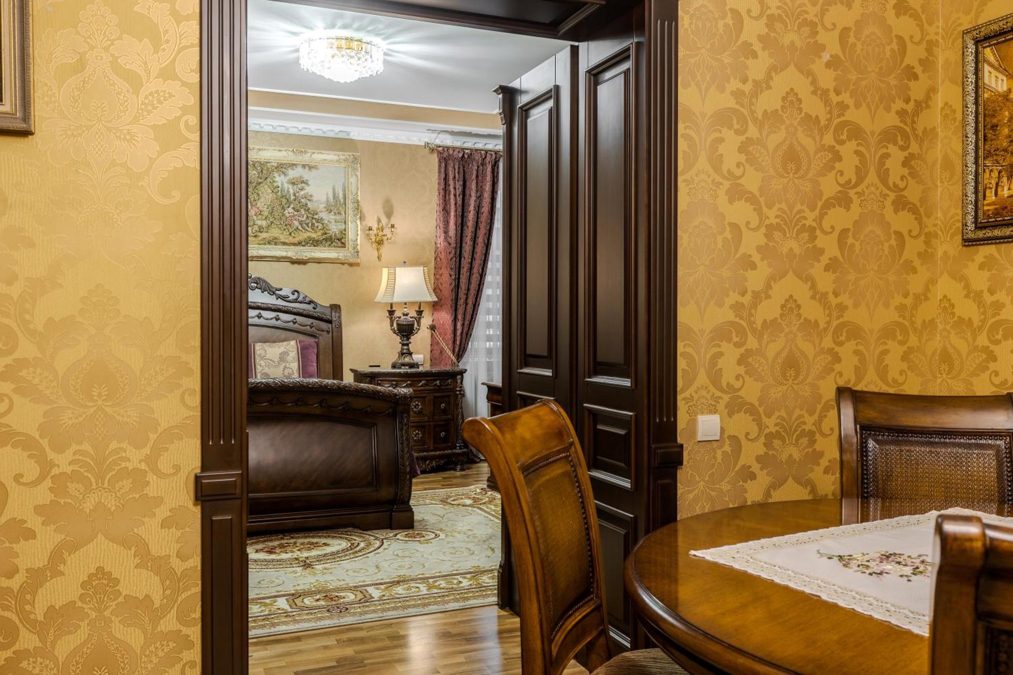 לבוב Luxury Boutique Andreevskiy מראה חיצוני תמונה
