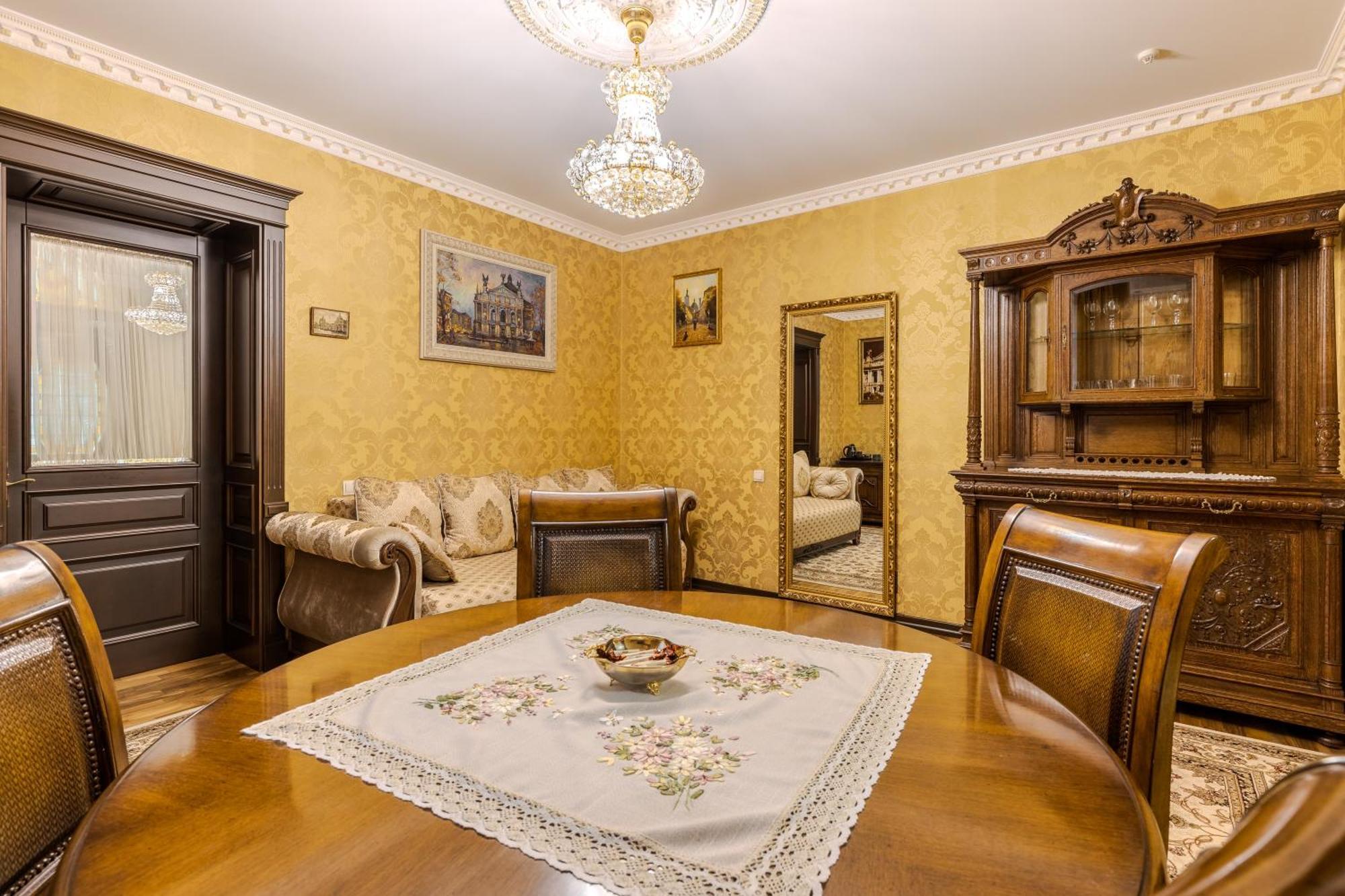 לבוב Luxury Boutique Andreevskiy מראה חיצוני תמונה
